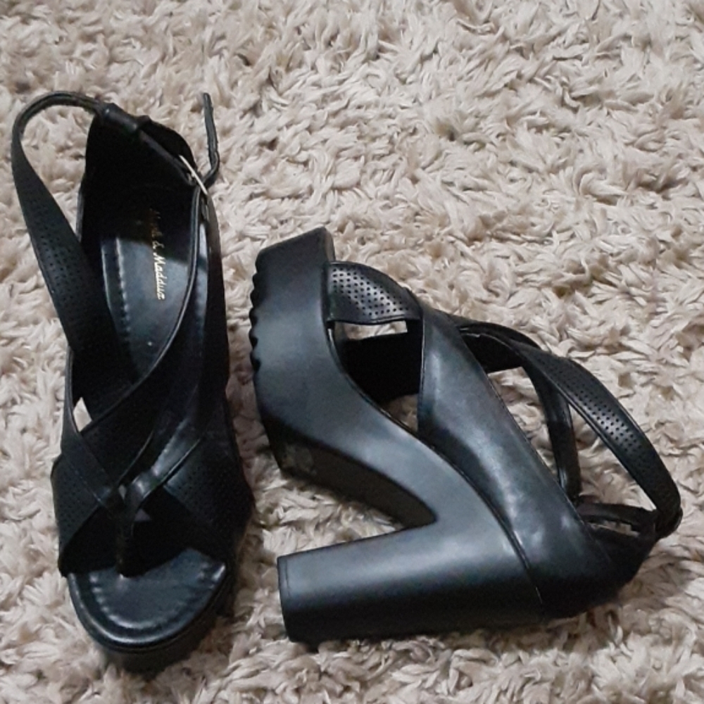 Mark and Maddux size 10 platform block heels